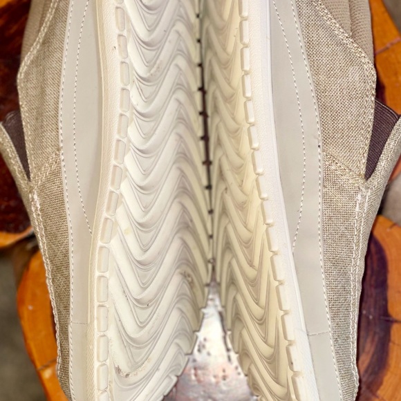 Men's Beige Slip-On Shoes Mens size 10! New without tag. - Picture 4 of 5